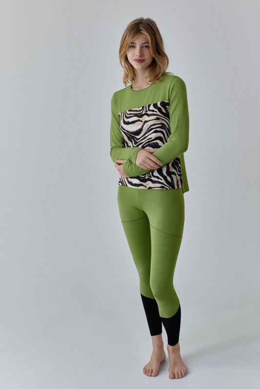 Nachhaltiges Langarmshirt aus Modalfaser im Zebramuster und moos für Frauen von Lounge Cherie