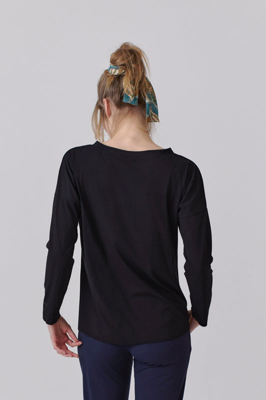 Nachhaltiges Langarmshirt in Schwarz mit Herz Ausschnitt für Frauen von Lounge Cherie