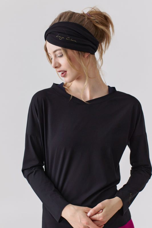 Nachhaltiges Langarmshirt in Schwarz mit Herz Ausschnitt für Frauen von Lounge Cherie