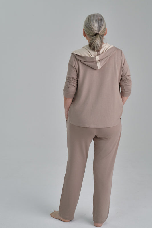 Nachhaltige braune Yogahose für Frauen von Lounge Cherie aus Modalfaser