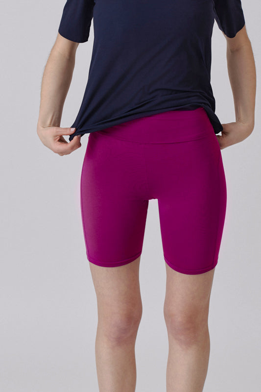 Nachhaltige Yogashort aus Modalfaser in flieder für Frauen von Lounge Cherie