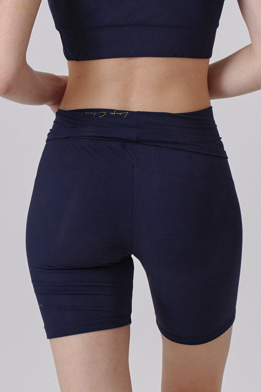 Nachhaltige Yogashorts aus Modalfaser in Navyblau für Frauen von Lounge Cherie